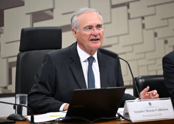 Cigarro eletrônico e passe livre estão entre 100 projetos prontos para votação na CAE — Senado Notícias