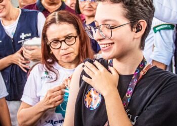 Cidades do CE e MG iniciam vacinação contra dengue com dose única