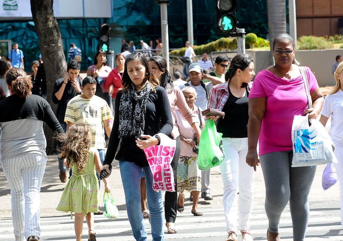 Desemprego cai para 5,1% em dezembro, o menor já registrado