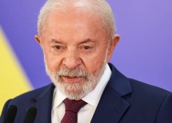 Lula diz que valor do salário mínimo no Brasil é “muito baixo”