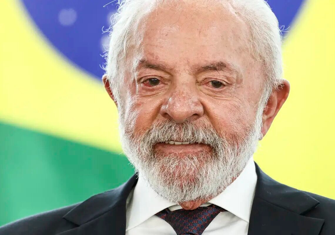Antes da viagem ao Panamá, Lula conversa com presidente Mulino