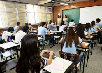 Sancionada política de incentivo à formação de professor da educação básica — Senado Notícias