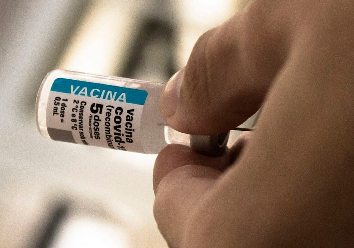 Após cinco anos de vacinação, covid recua, mas ainda preocupa