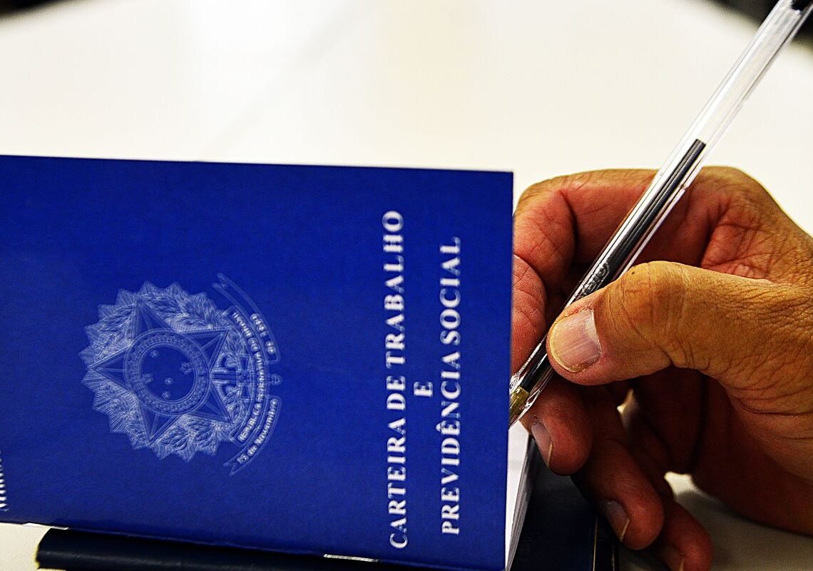 Dezenove estados e DF têm em 2025 o menor desemprego já registrado