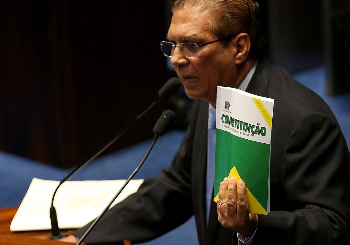 Senador Jader Barbalho é internado em Belém após mal-estar