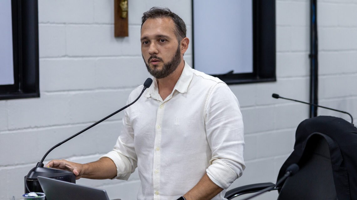 Estevão Nogueira solicita pintura do solo em rua no Jardim Residencial Roseira