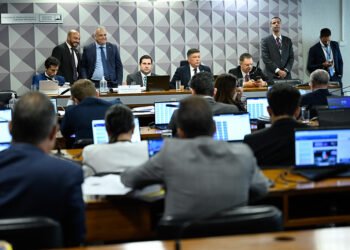 CPMI aprova pedidos de prisão e quebra de sigilos de servidores do INSS — Senado Notícias