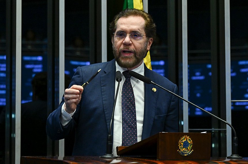 Plínio Valério destaca revogação de concessão de hidrovias amazônicas — Senado Notícias