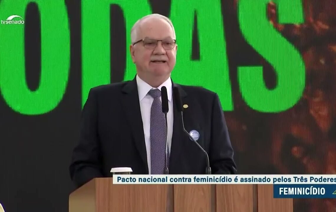 Pacto contra o feminicídio é assinado por representantes dos três Poderes — Senado Notícias