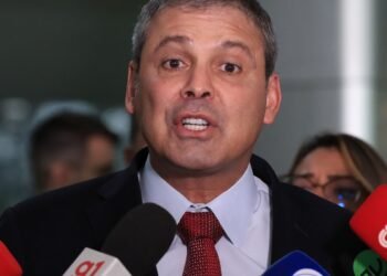 Governo deve enviar projeto para acabar com escala 6×1, diz líder