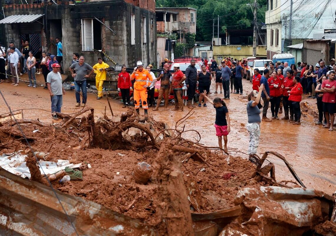 Governo anuncia repasse a prefeituras de MG para ajuda a desabrigados