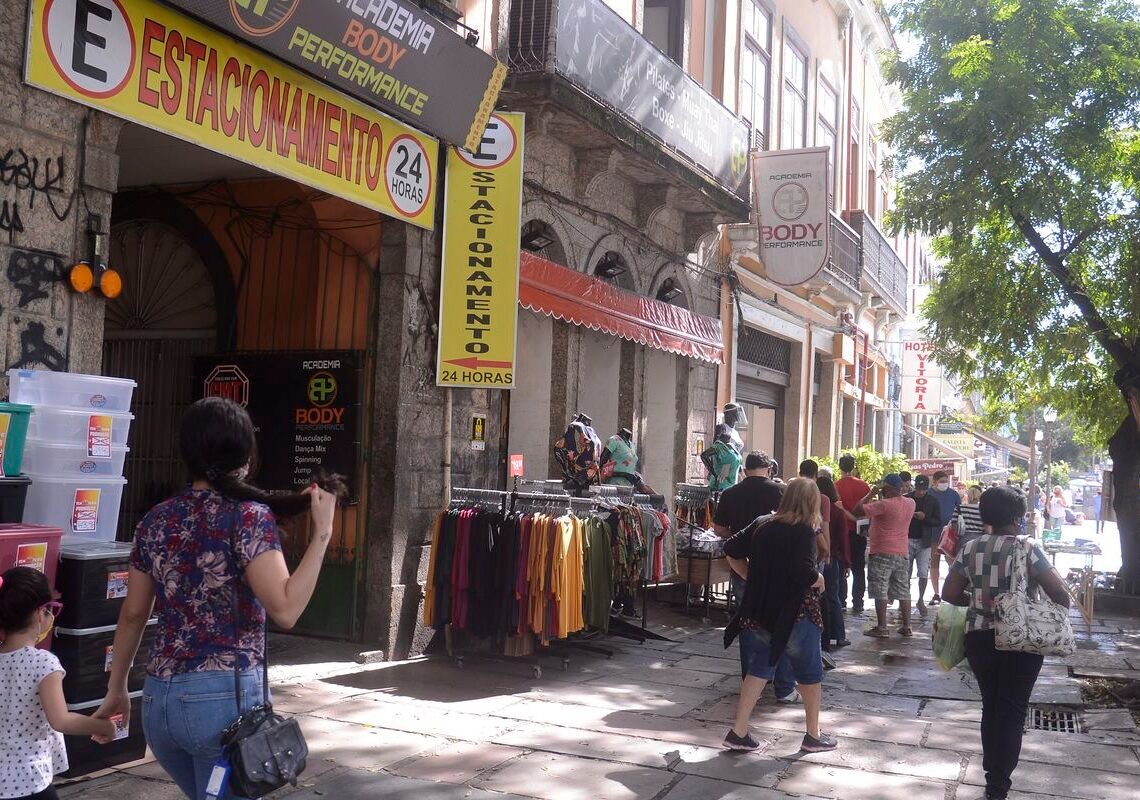 Vendas no comércio varejista fecham 2025 com alta de 1,6%