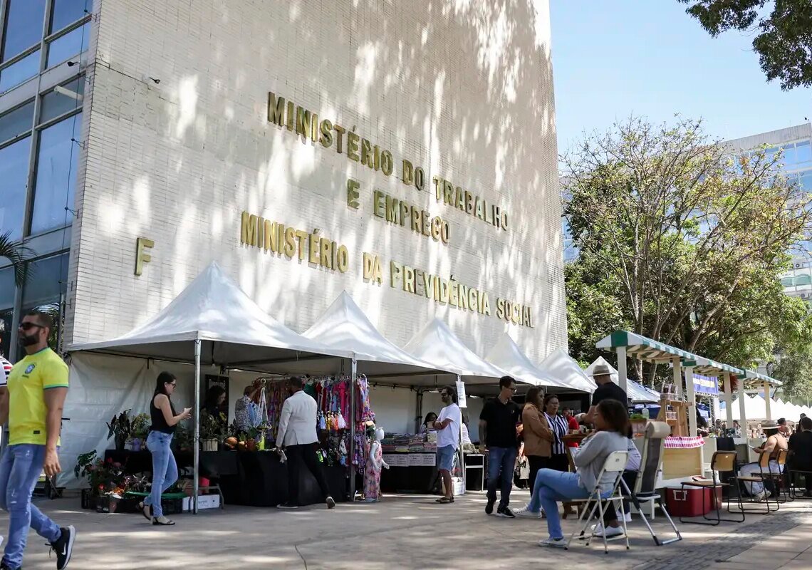 Governo libera mais R$ 3,9 bi para pagar saque-aniversário do FGTS