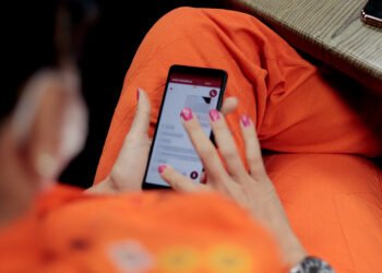 Primeiro projeto do Senado em 2026 cria botão do pânico virtual para mulheres — Senado Notícias